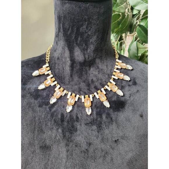 Crystal Art Deco Style Rhinestone Statement Stylish Goldtone Necklace - Picture 6 of 6